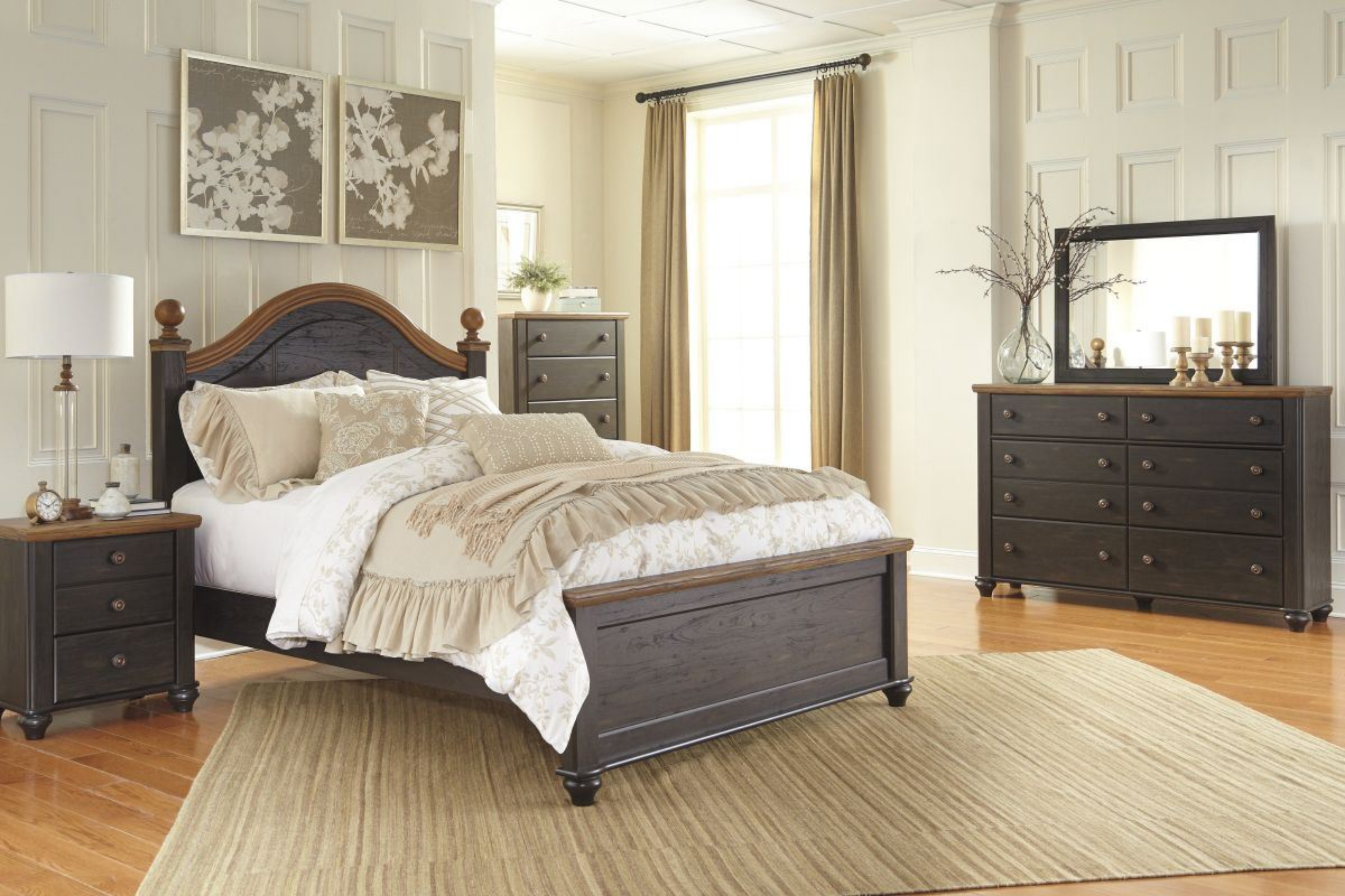 Picture of Maxington 5 Piece Queen Bedroom Group