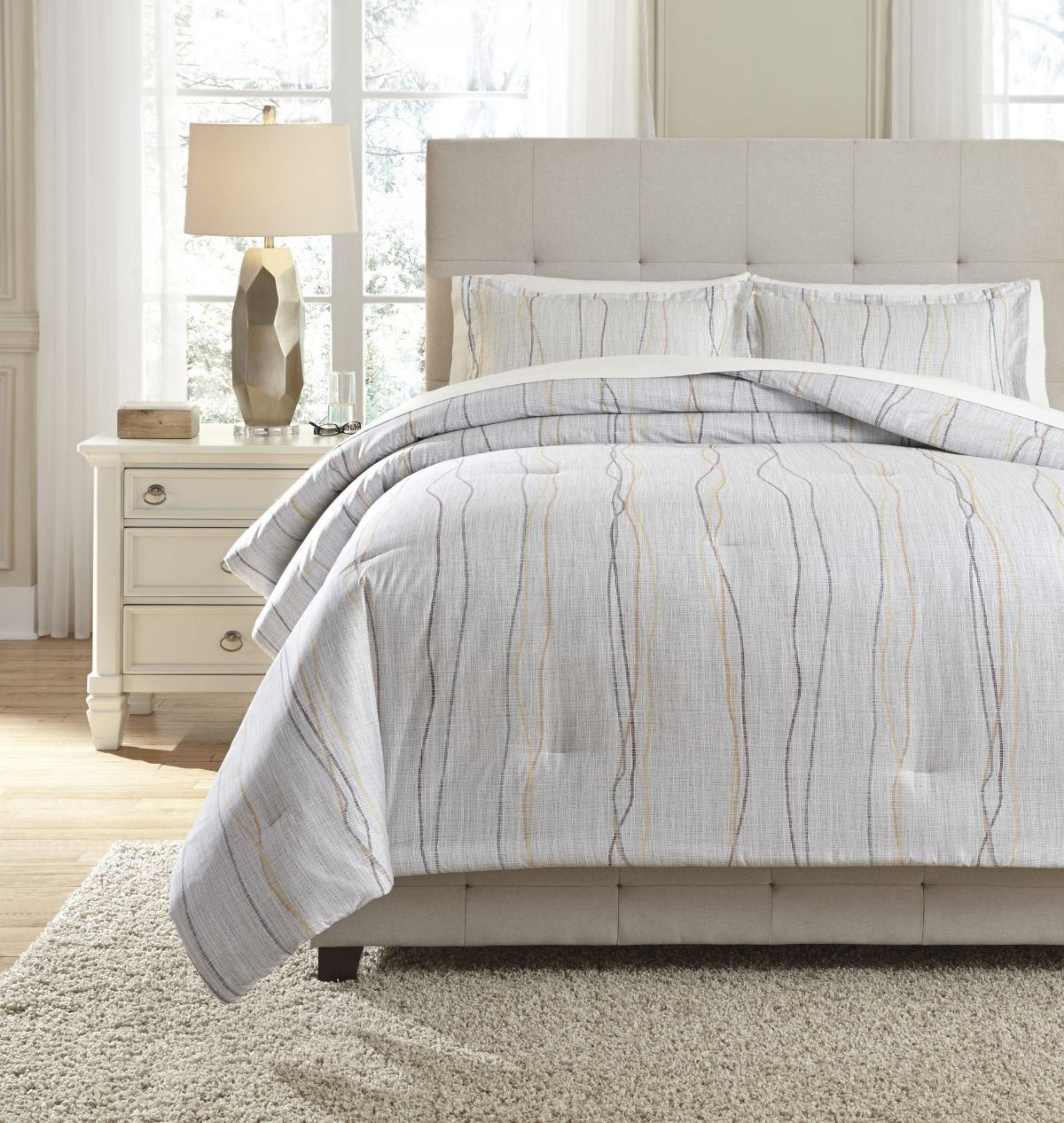 Picture of Bevan Comforter Set