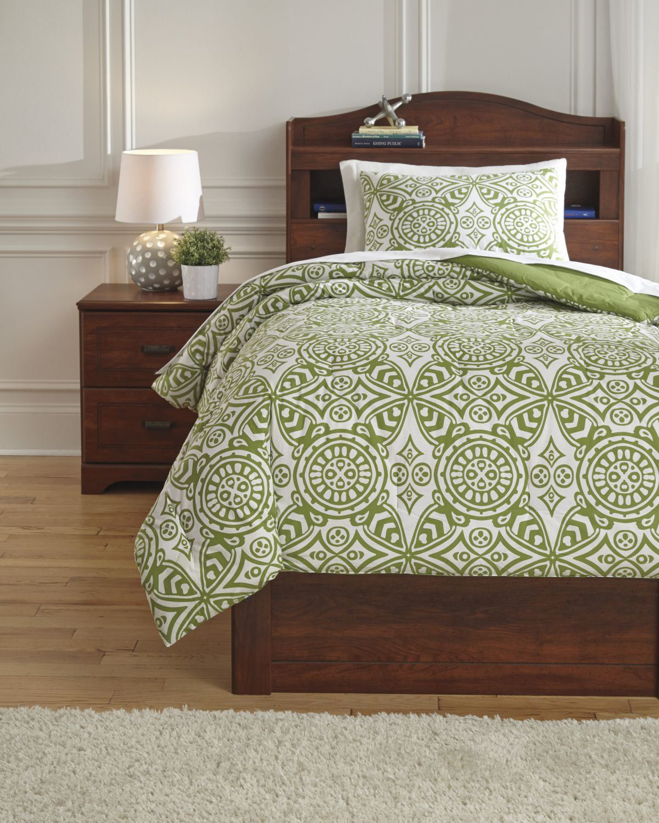 Picture of Ina Comforter Set