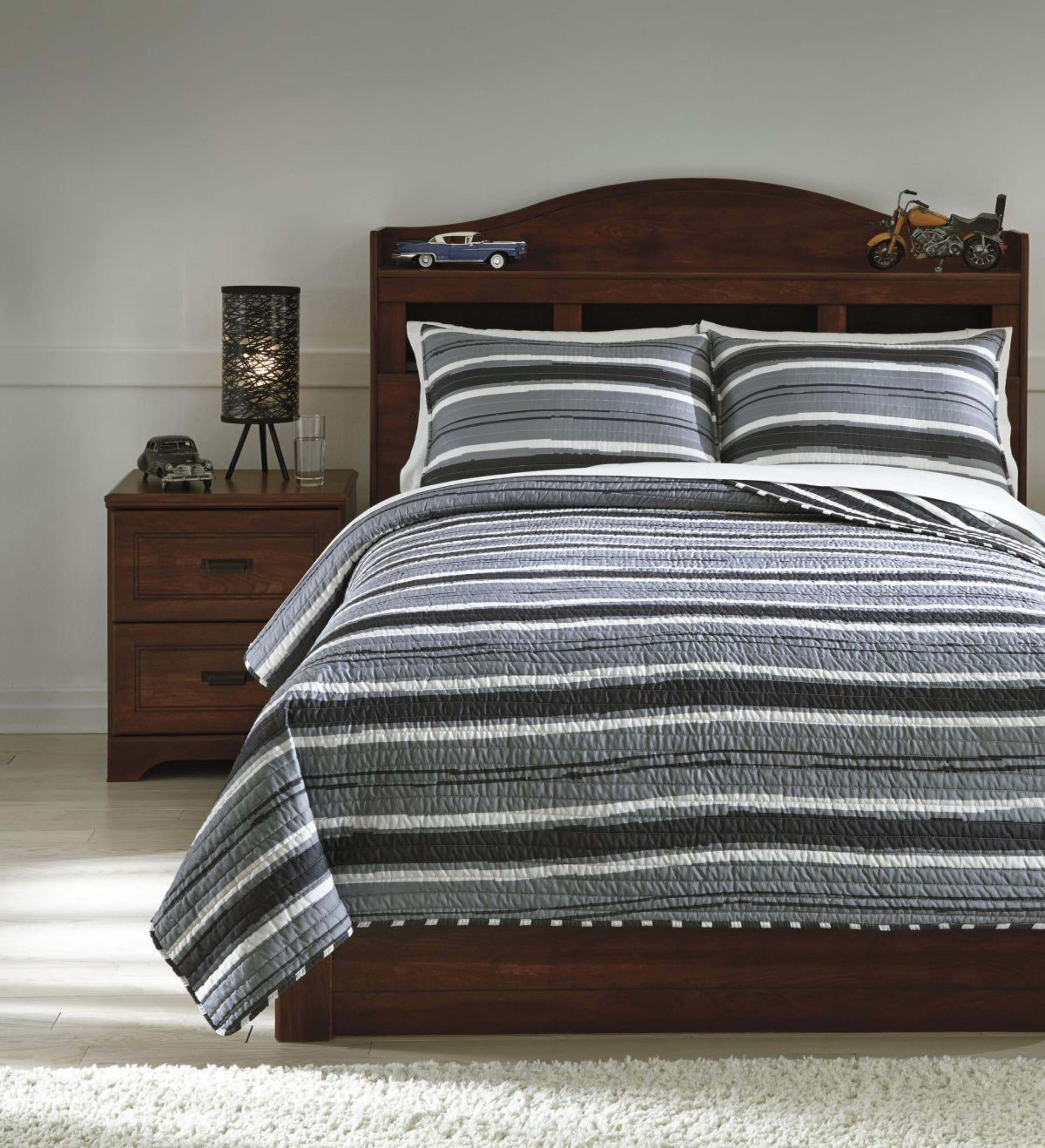 Picture of Merlin Full Coverlet Set