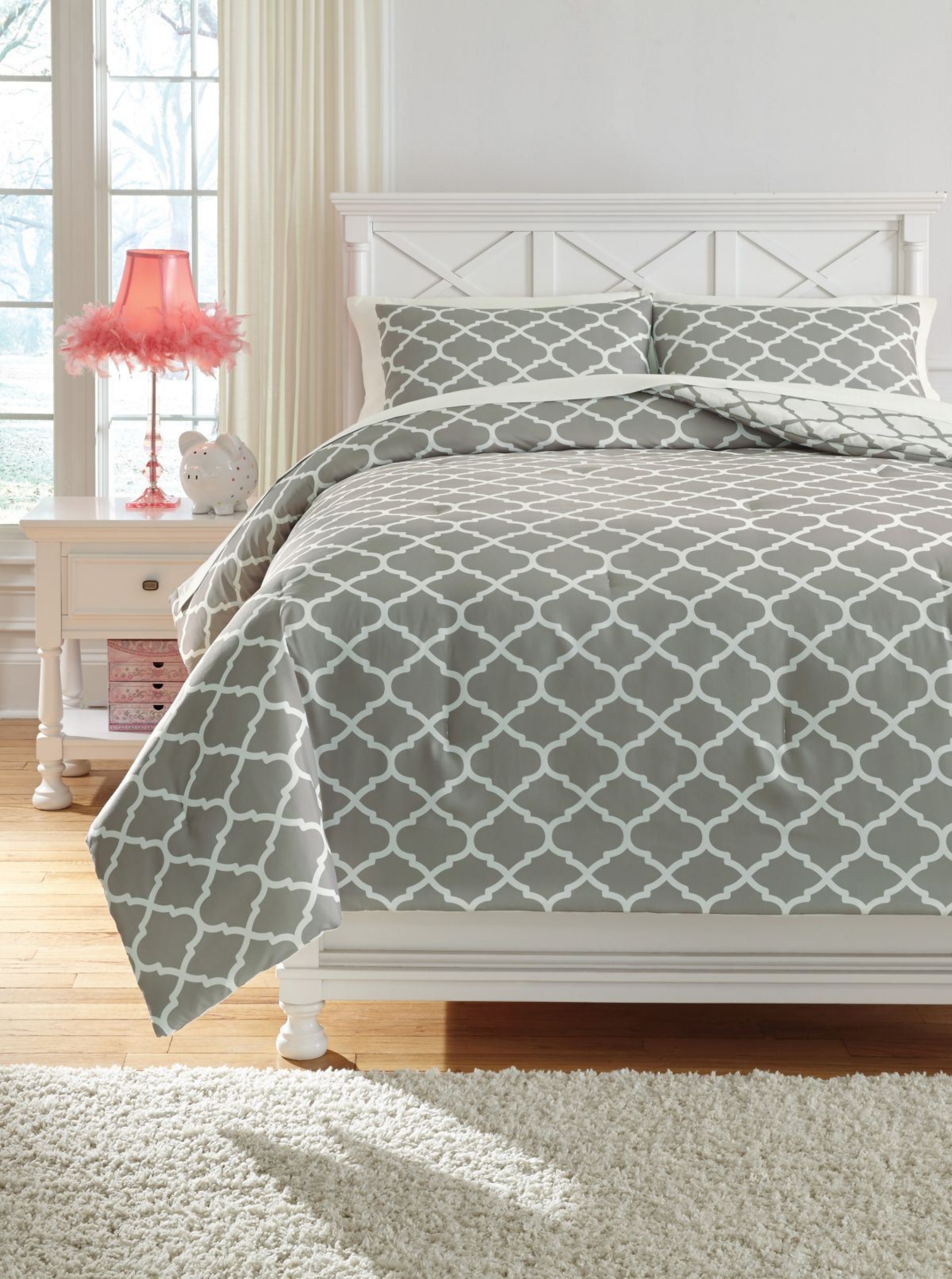 Picture of Media Full Comforter Set