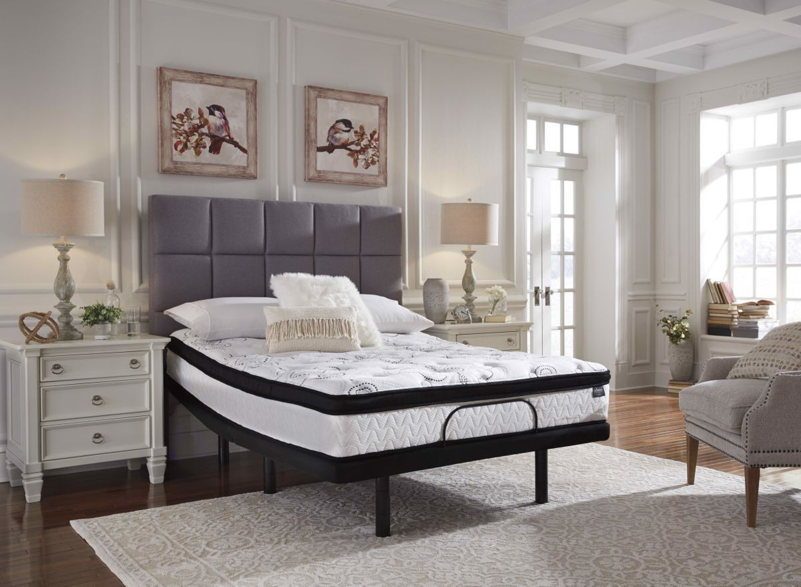 Picture of Chime 12in Hybrid Queen Mattress & Powerbase