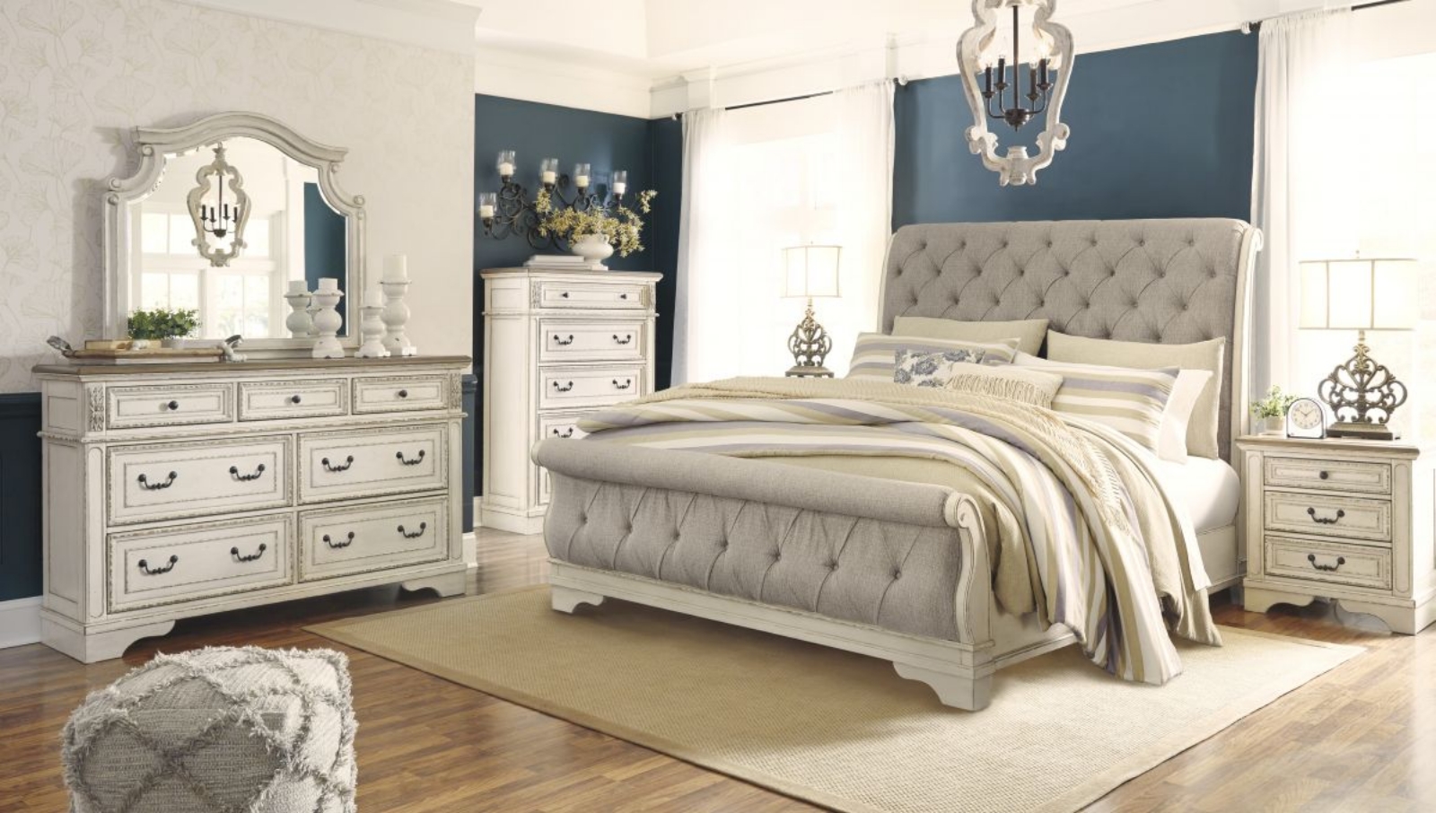 Picture of Realyn Queen Bedroom Group