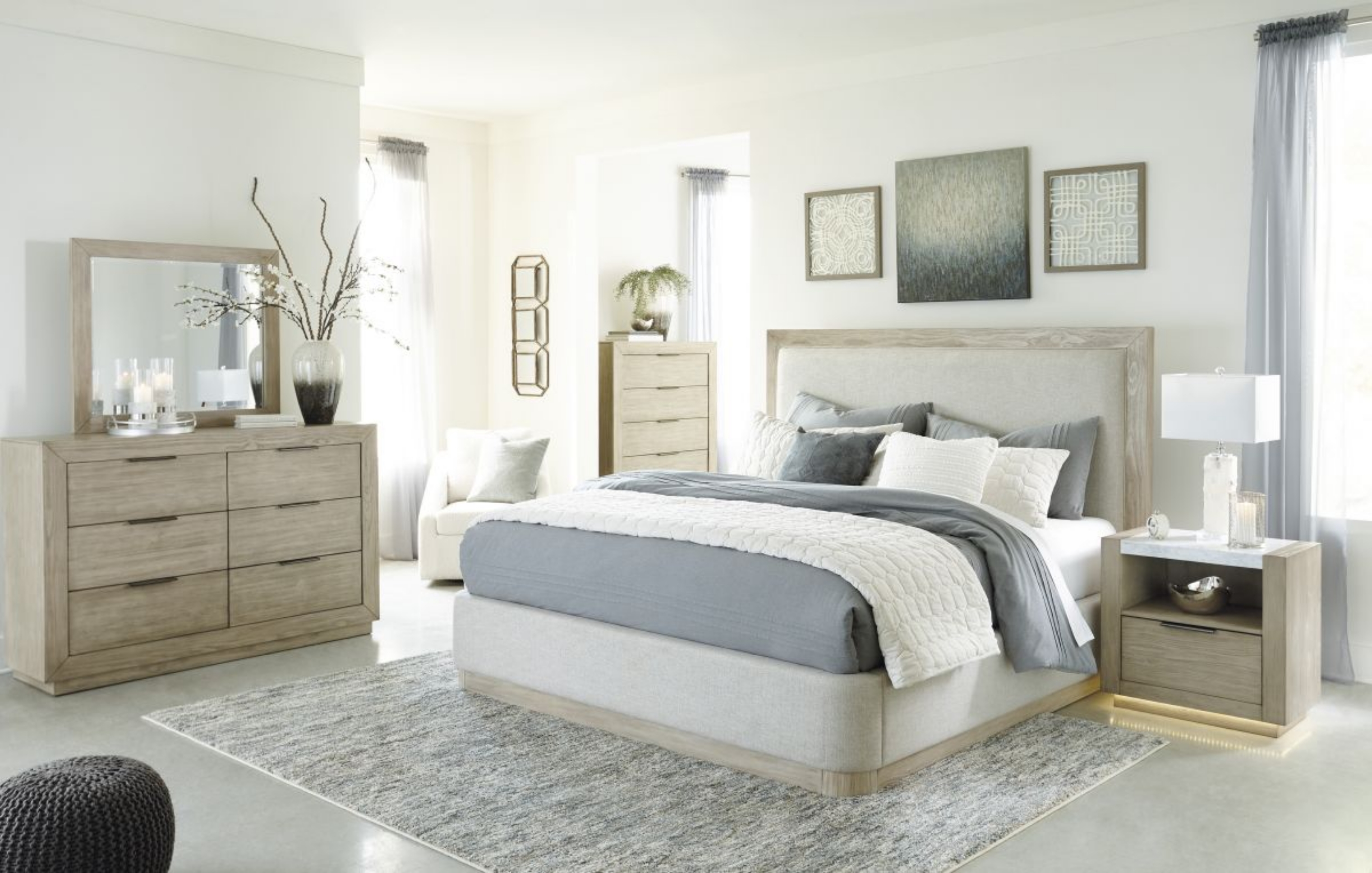Picture of Hennington 5 Piece King Bedroom Group