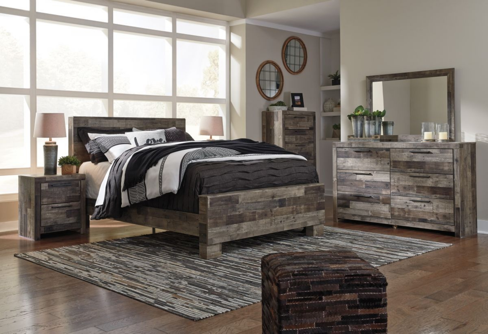 Picture of Derekson Queen Bedroom Group