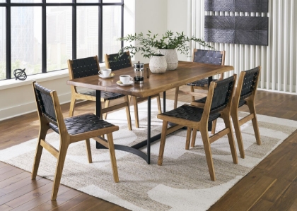 Picture of Fortmaine Dining Table