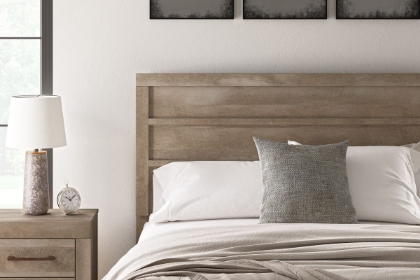 Picture of Gachester Queen Size Bed