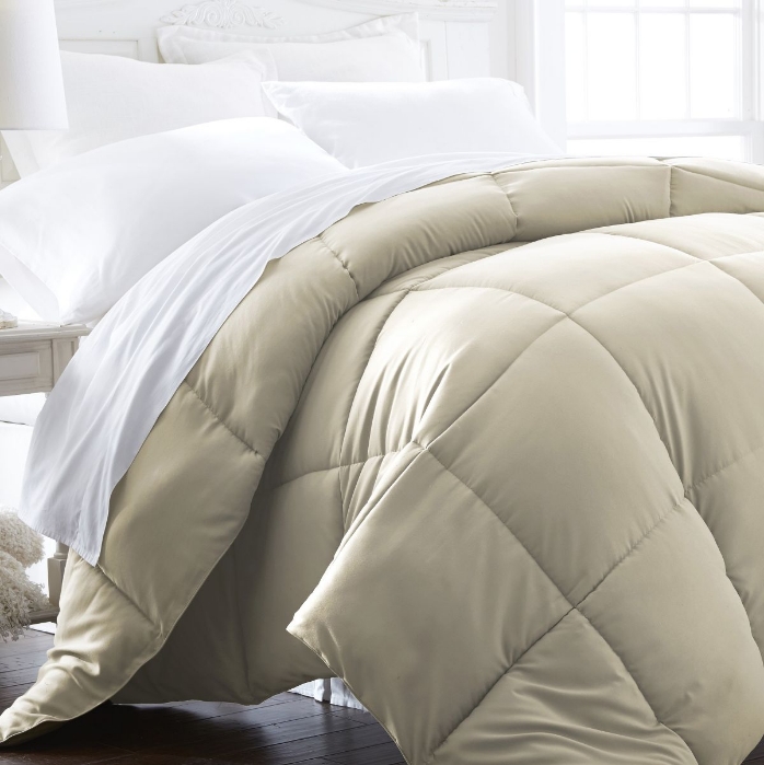 Picture of iEnjoy Home Queen/Full Comforter