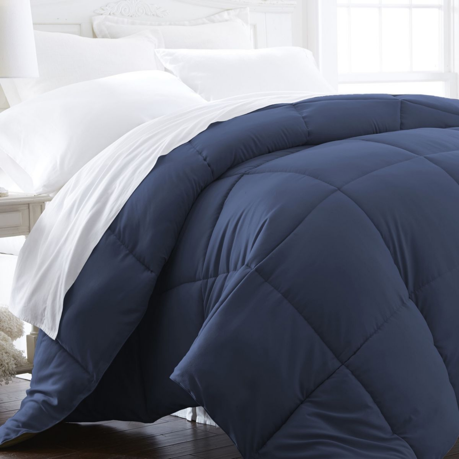 Picture of iEnjoy Home Queen/Full Comforter