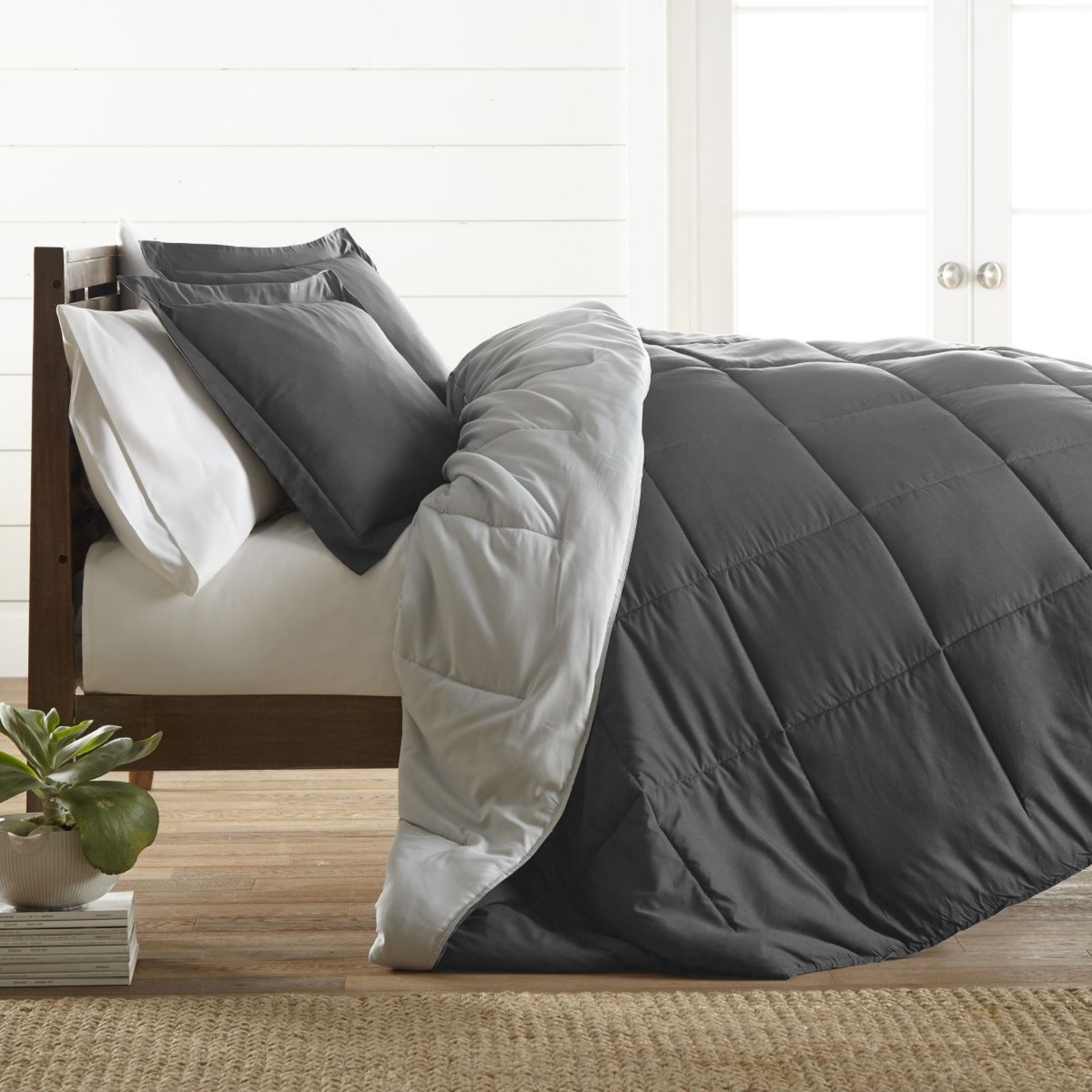 Picture of iEnjoy Home King Comforter