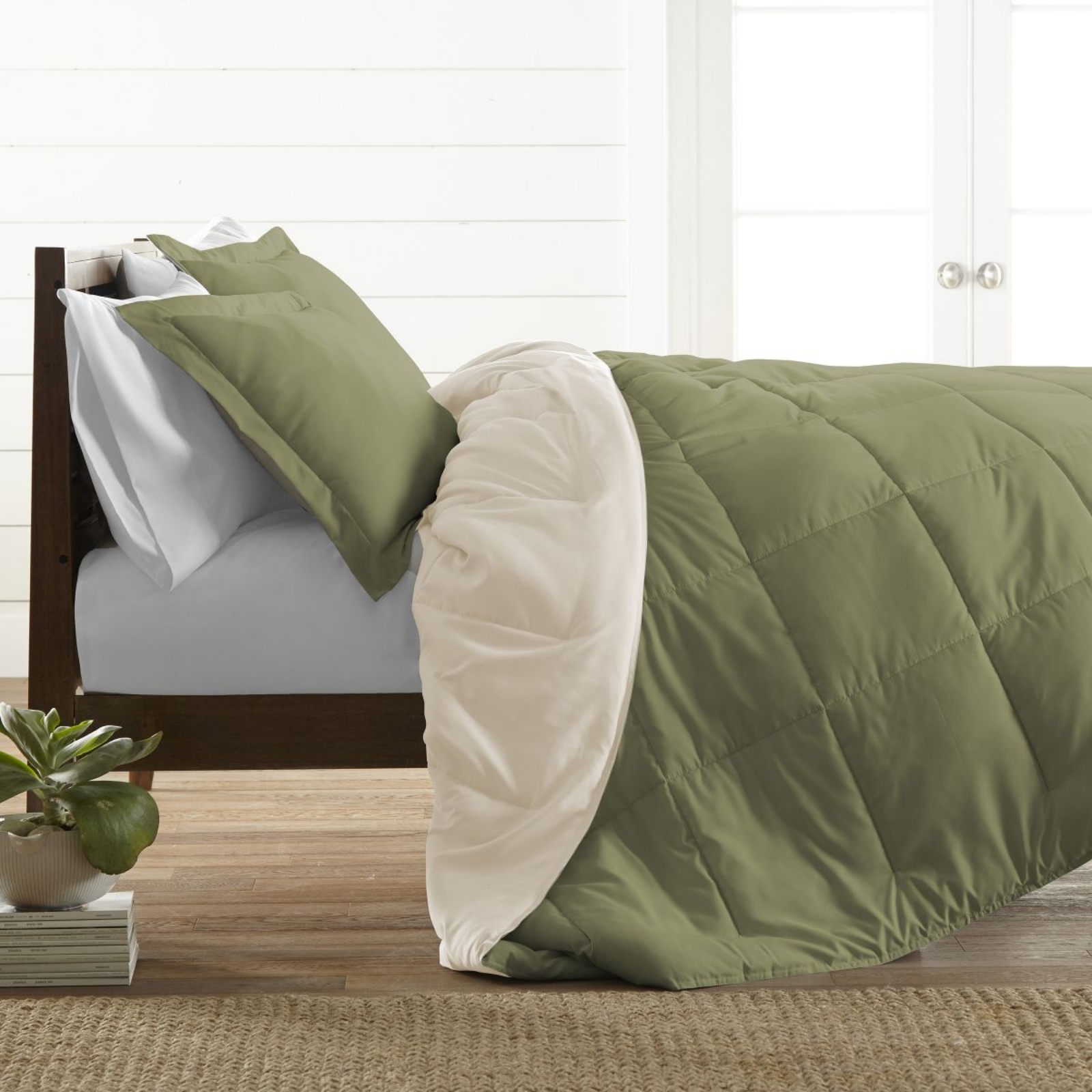 Picture of iEnjoy Home King Comforter