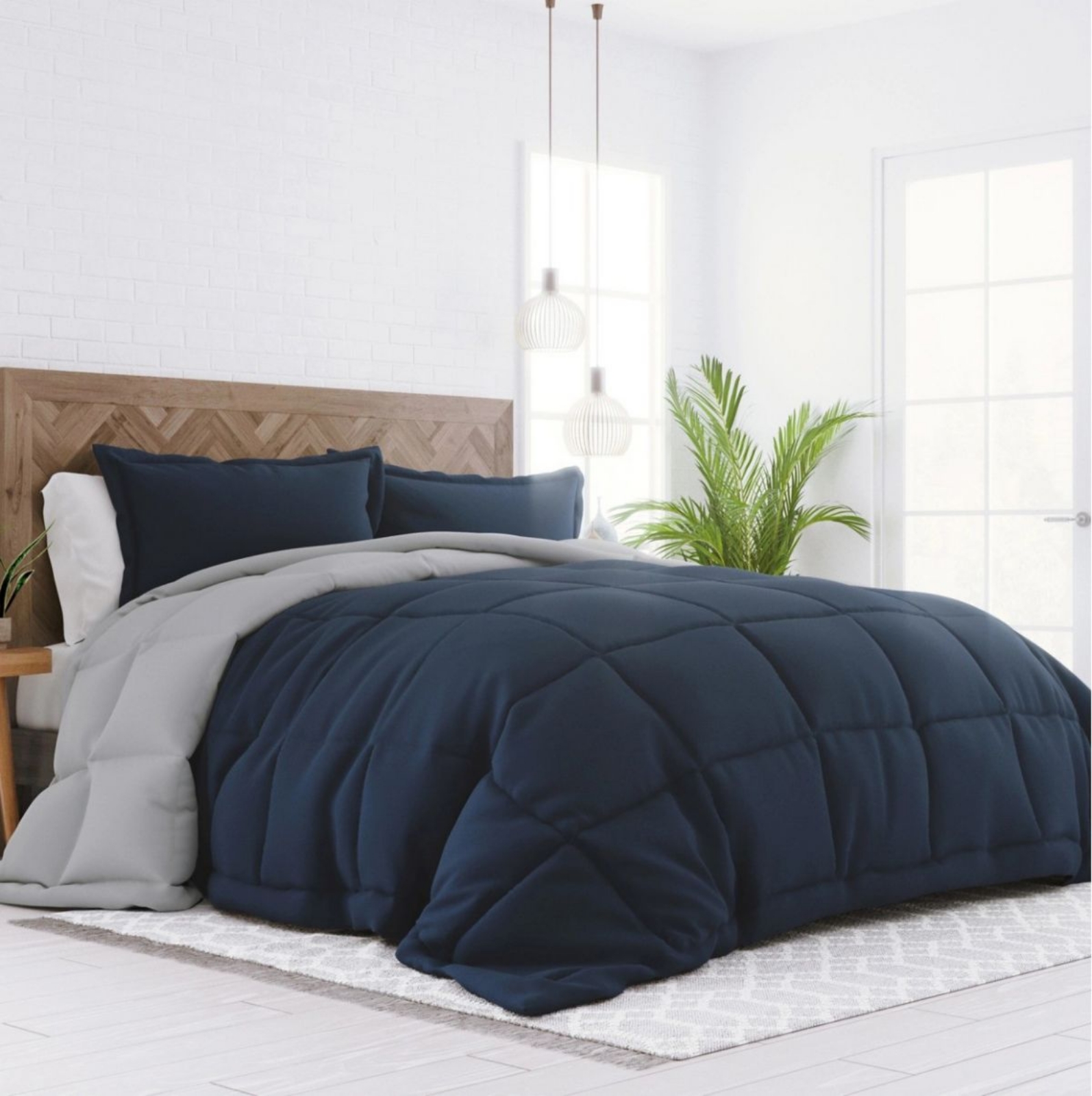 Picture of iEnjoy Home Queen/Full Comforter