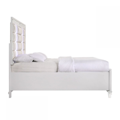 Picture of Twenty Nine Queen Size Bed