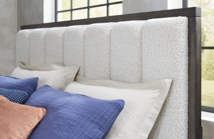 Picture of Westonfort Queen Size Bed
