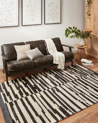 Picture of Chris Loves Julia x Loloi Alice 5'2" x 7'6" Rug