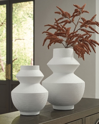 Picture of Naveen Vase