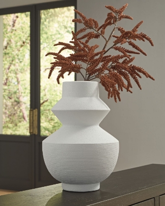 Picture of Naveen Vase